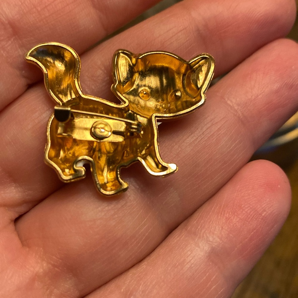 NEW White Kitten Cat Brooch Enameled - Picture 4 of 5